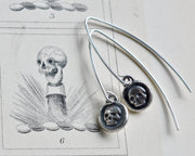 skull earrings