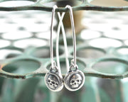 skull earrings