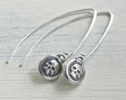 skull earrings