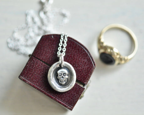 skull wax seal necklace