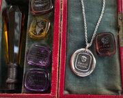 omnia vanitas necklace