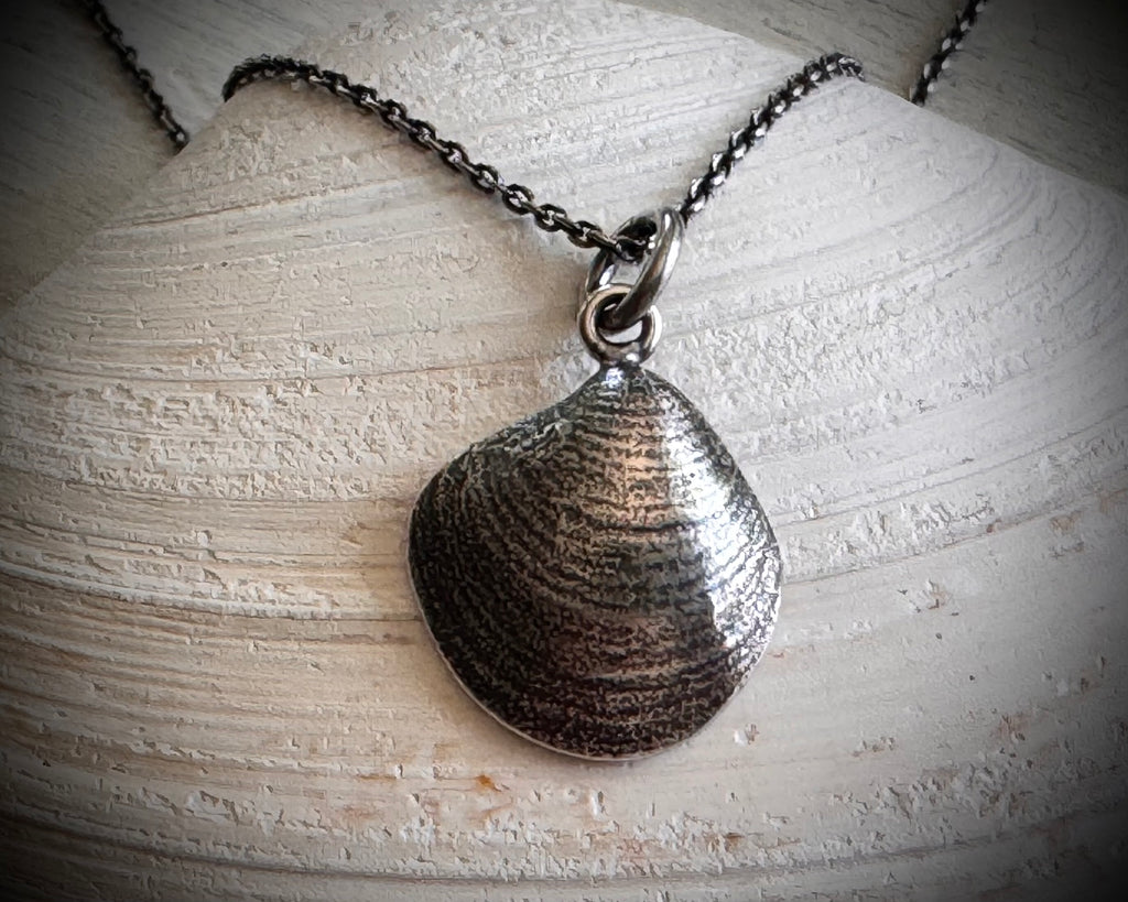 quahog shell necklace pendant