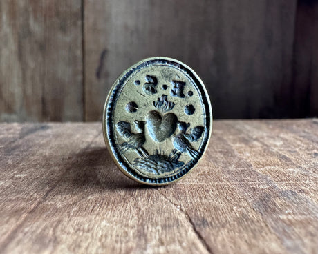 two lovebirds supporting a heart fob seal - ES - antique wax seal