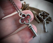quatrefoil skeleton key pendant - gothic jewelry