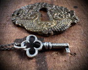 quatrefoil skeleton key pendant - gothic jewelry
