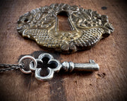 quatrefoil skeleton key pendant - gothic jewelry