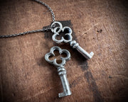 quatrefoil skeleton key pendant - gothic jewelry
