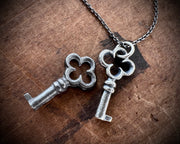 quatrefoil skeleton key pendant - gothic jewelry