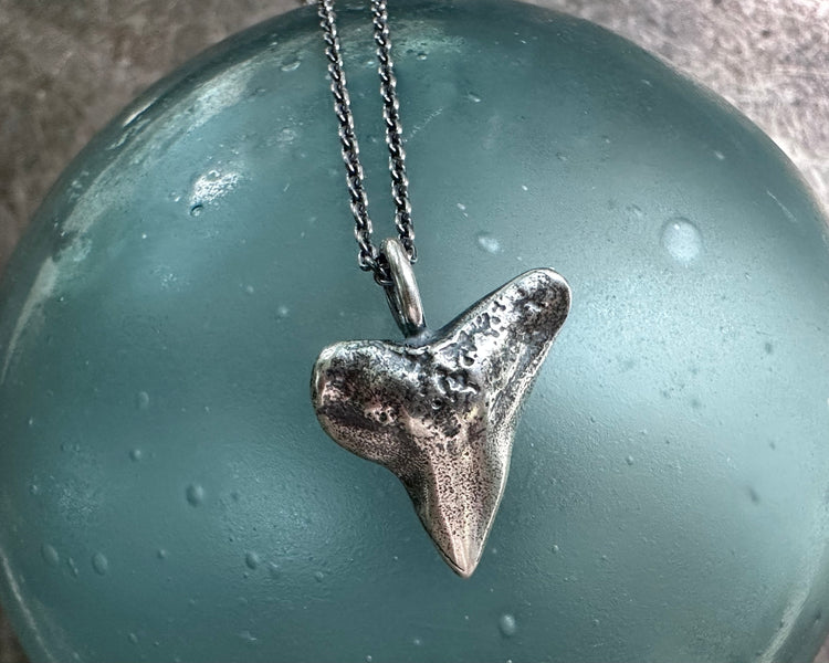 MOISSANITE Shark Tooth Iced Pendant 925 Silver / Gold Plated Hip Hop  Necklace